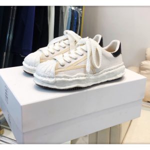 Mihara Yasuhiro  Blackey White